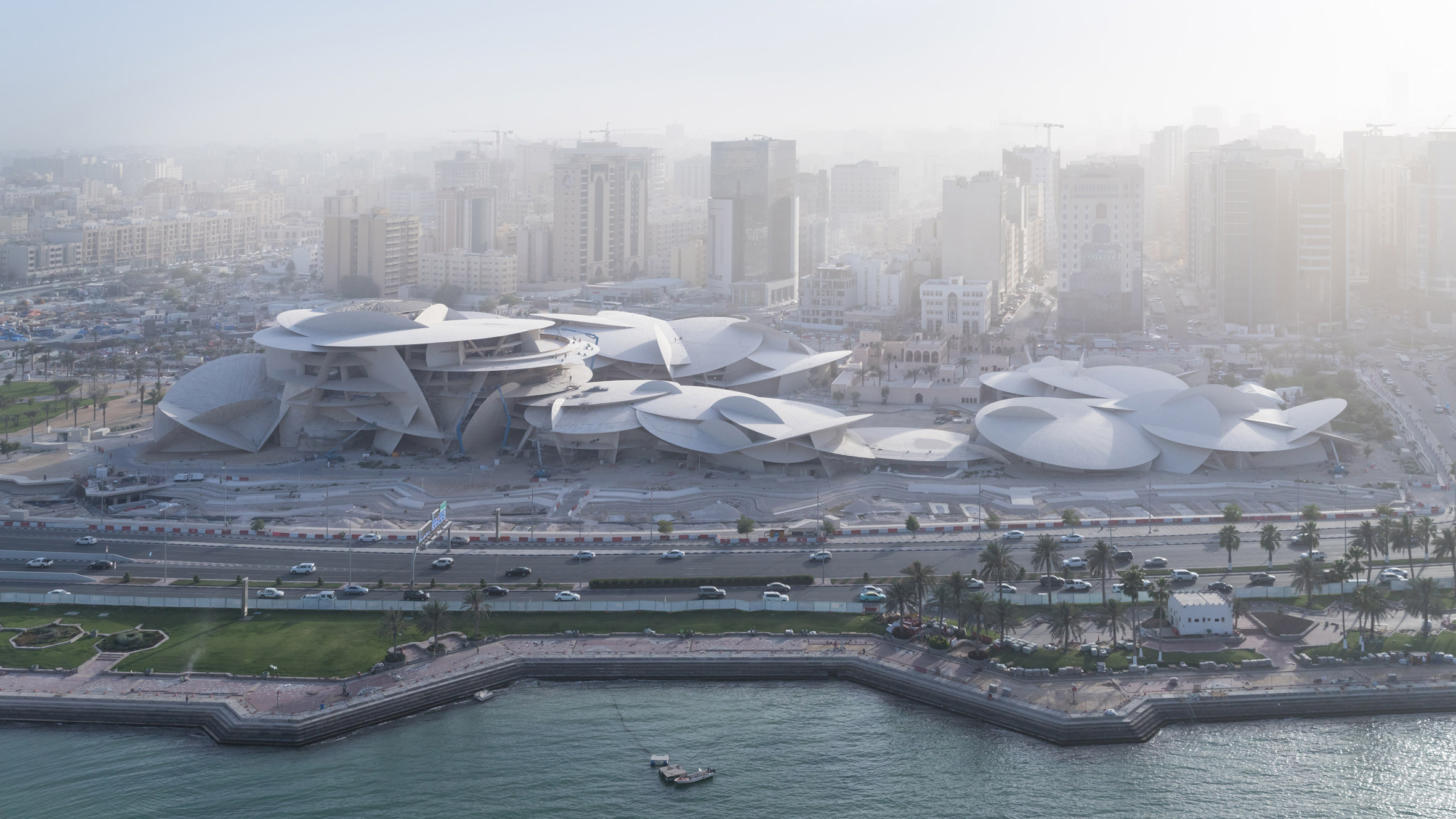 新的卡塔尔国家博物馆即将开放 外形像沙漠中的结晶矿物